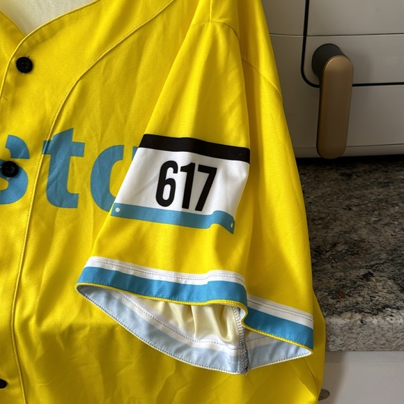 Boston Red Sox jersey - Picture 2 of 3